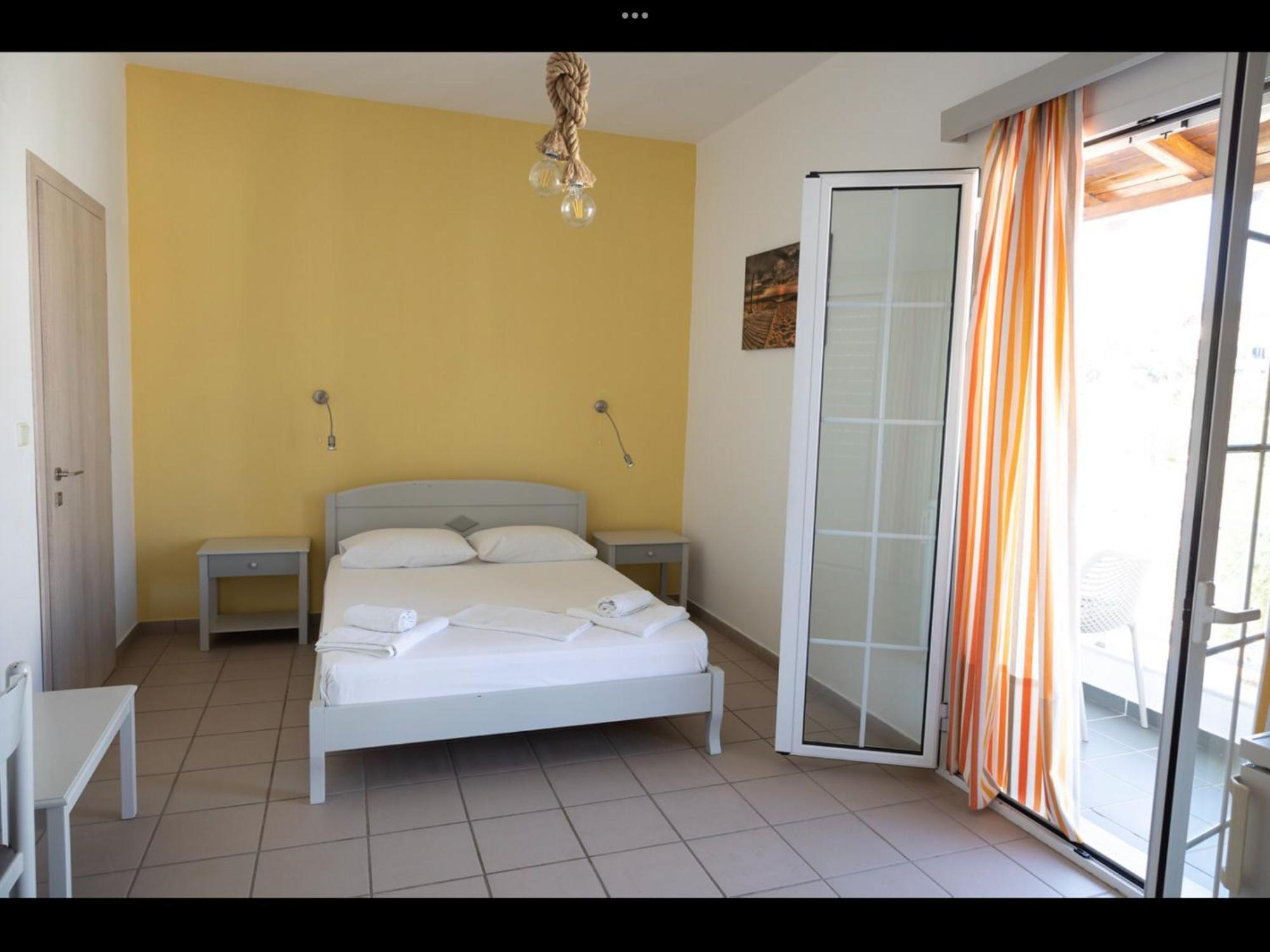 Papoulias Rooms เอลาฟอนนิซอส ภายนอก รูปภาพ